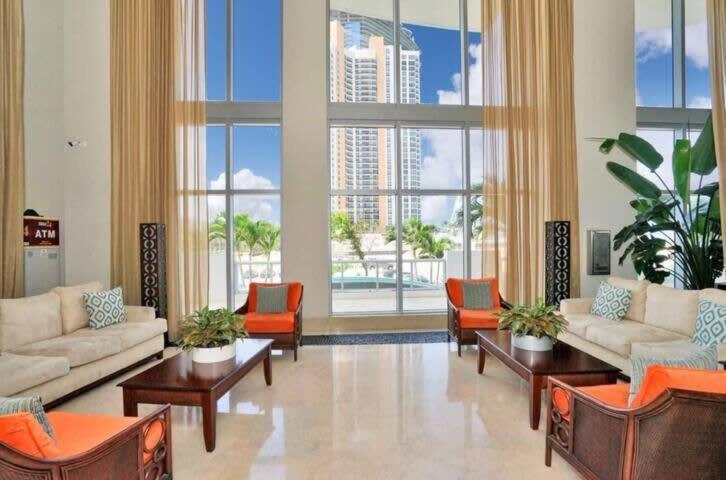 Beachfront Resort - Pool - Ocean View Balcony- Gym Miami Beach Kültér fotó