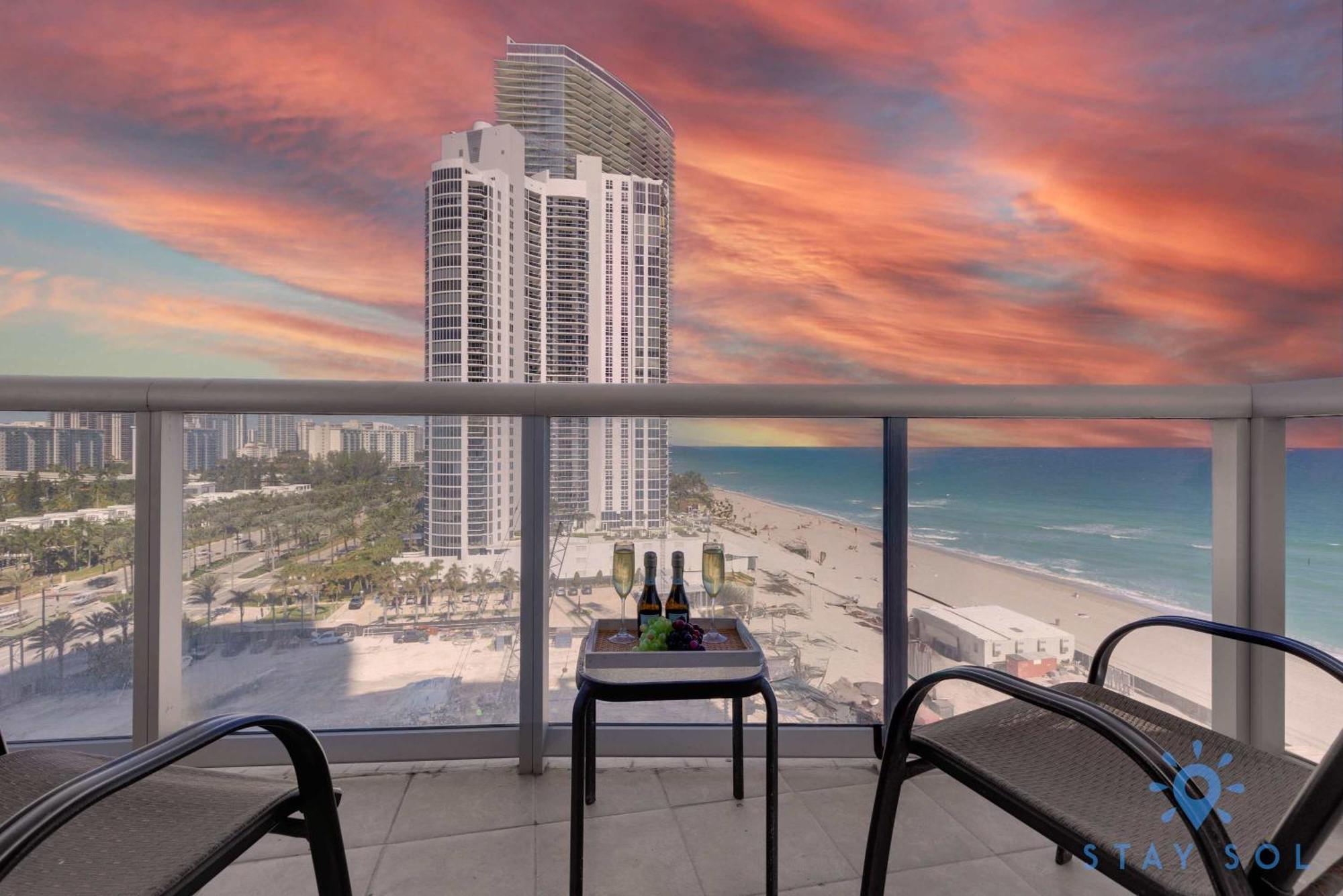 Beachfront Resort - Pool - Ocean View Balcony- Gym Miami Beach Kültér fotó